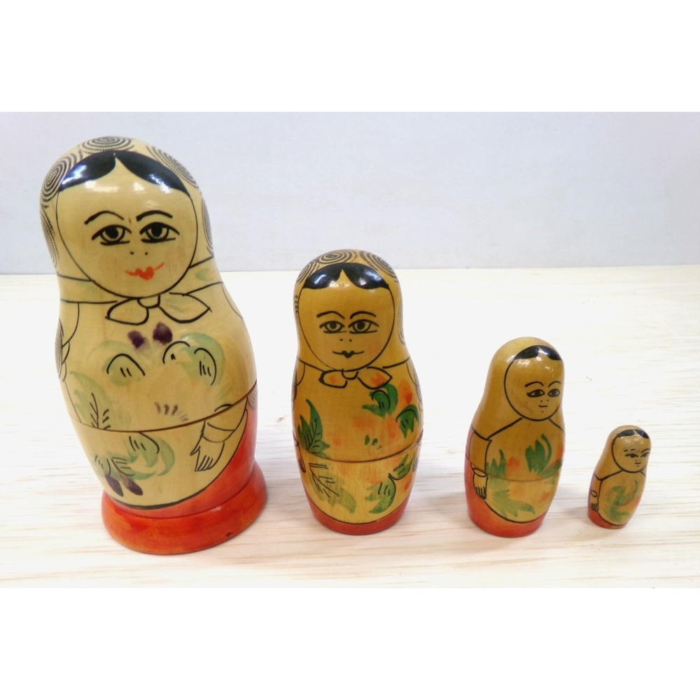 Vintage Hand‎ Painted Russian Nesting Dolls Set of 4 Matryoshka Dolls USSR Label
